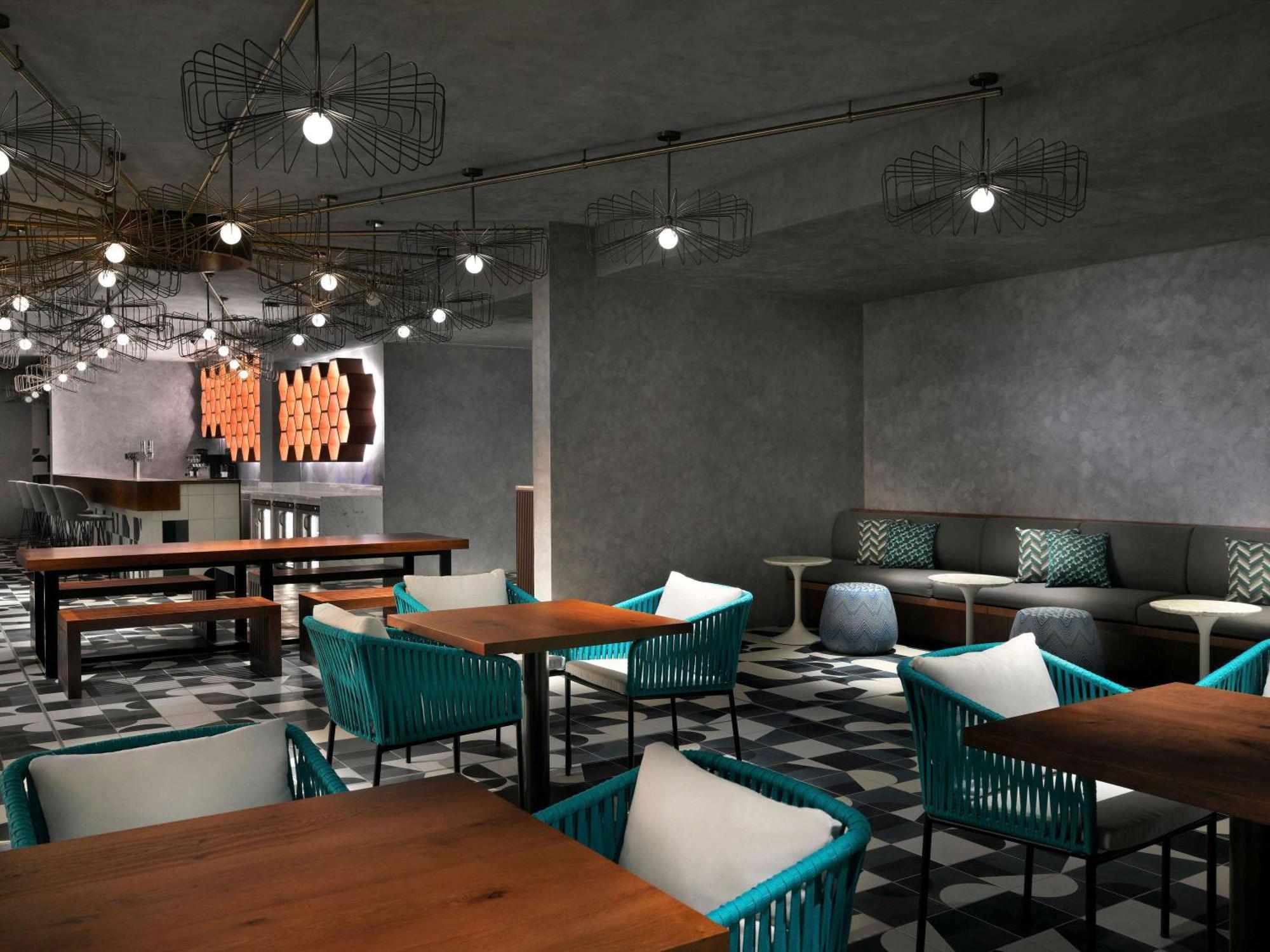 Moevenpick Hotel & Apartments Ghala Muscat Luaran gambar The interior of the restaurant