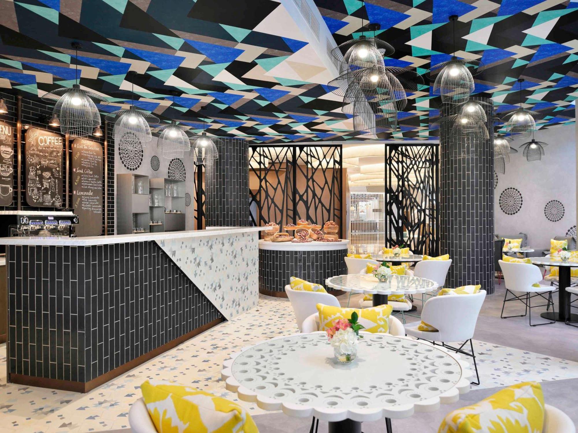Moevenpick Hotel & Apartments Ghala Muscat Luaran gambar The interior of the restaurant